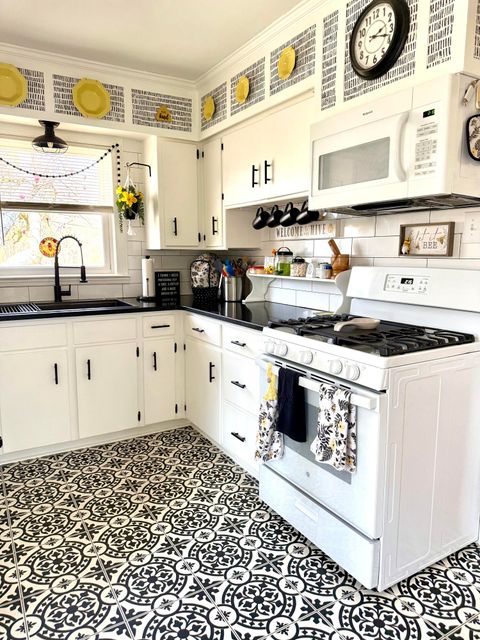 Tiny photo for 543 Jeter Street, Edgefield, SC 29824 (MLS # 221896)