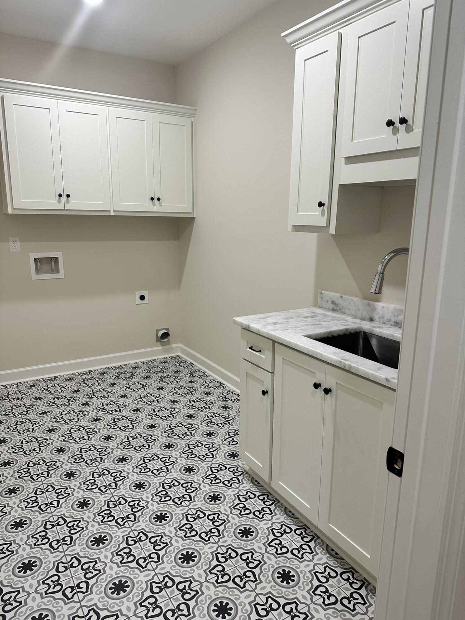 Beech Island, South Carolina 29842, United States, 5 Bedrooms Bedrooms, ,5 BathroomsBathrooms,Residential,Pending,15373