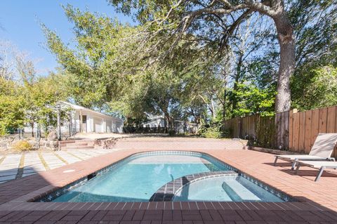 Tiny photo for 424 Barnwell Avenue NW, Aiken, SC 29801 (MLS # 221387)