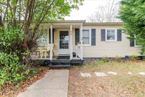 Photo of 615 Jefferson Terrace NE, Aiken, SC 29801 (MLS # 220731)