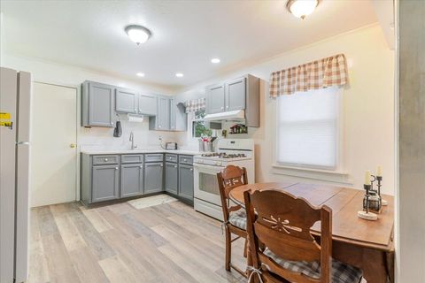 Tiny photo for 615 Jefferson Terrace NE, Aiken, SC 29801 (MLS # 220731)