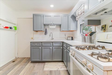 Tiny photo for 615 Jefferson Terrace NE, Aiken, SC 29801 (MLS # 220731)