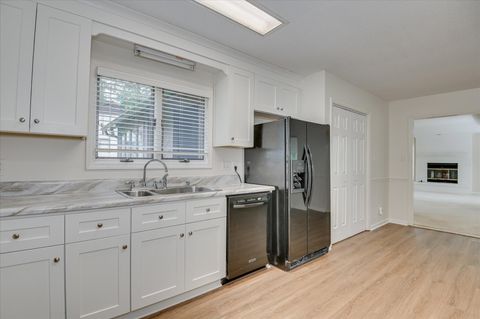 Tiny photo for 4 Birkdale Court E, Aiken, SC 29803 (MLS # 218296)
