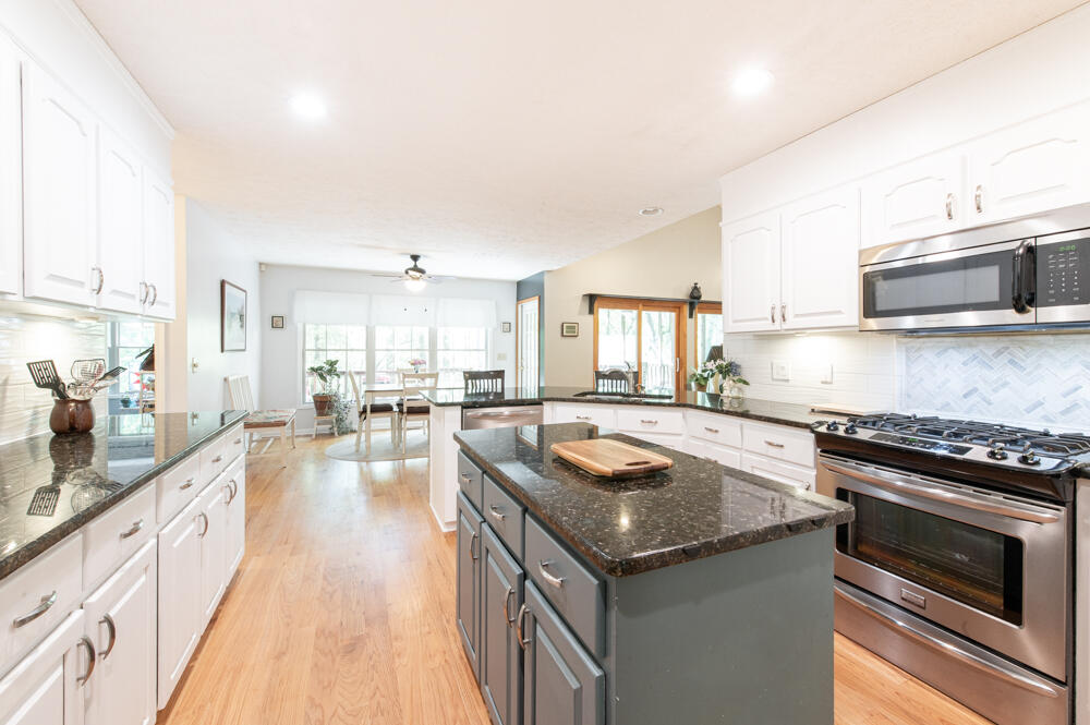 32 Bungalow Court