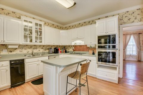 Tiny photo for 3531 W Lake Drive, Martinez, GA 30907 (MLS # 219893)