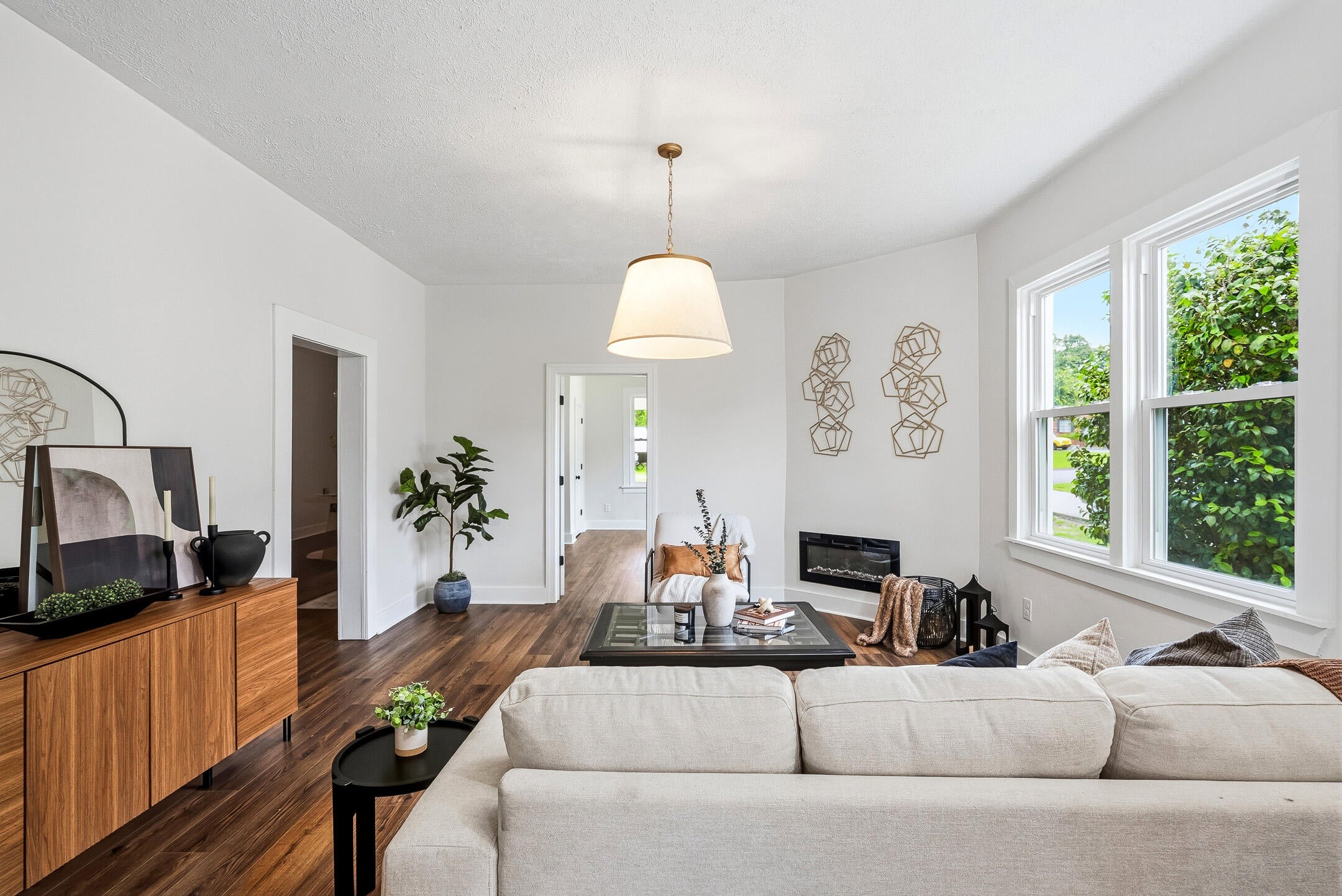 404 W Forest Avenue