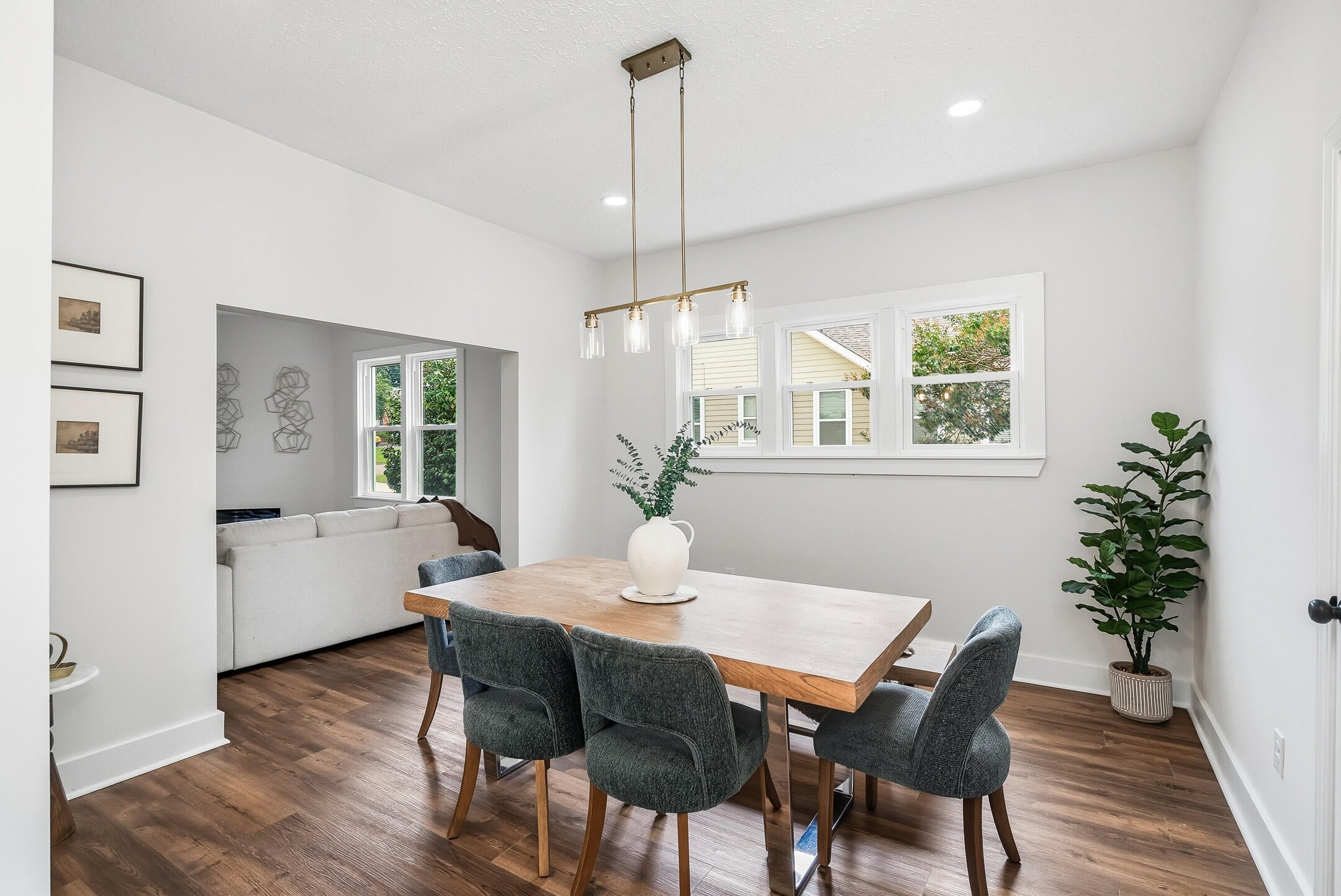 404 W Forest Avenue