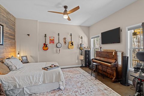 Tiny photo for 137 Memorial Drive, Mccormick, SC 29835 (MLS # 221559)