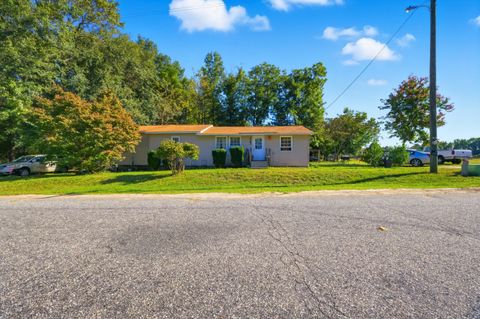 Photo of 1003 Drew Drive, Darlington, SC 29532 (MLS # 220130) Photo of 1003 Drew Drive, Darlington, SC 29532 (MLS # 220130)