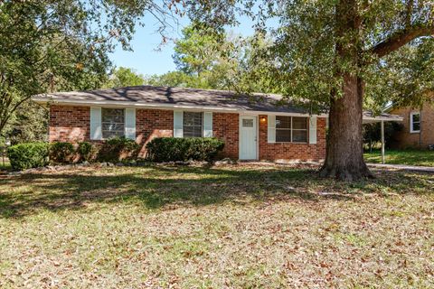 Photo of 542 W Hugh Street W, North Augusta, SC 29841 (MLS # 220026)