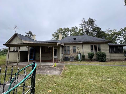Tiny photo for 329 W Railroad Avenue, Batesburg-Leesville, SC 29006 (MLS # 220142)