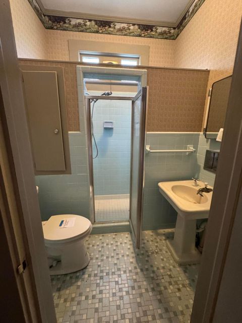 Tiny photo for 329 W Railroad Avenue, Batesburg-Leesville, SC 29006 (MLS # 220142)