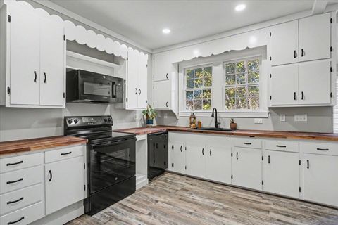 Tiny photo for 900 Naples Avenue, Cayce, SC 29033 (MLS # 221902)