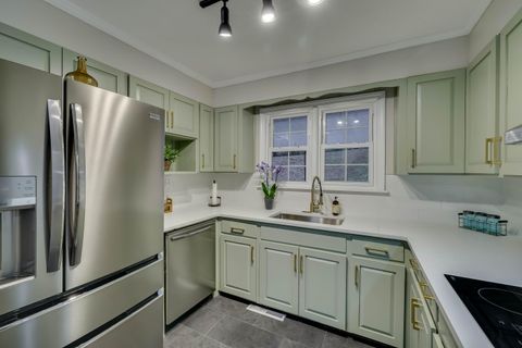 Tiny photo for 909 Valley Road, Aiken, SC 29801 (MLS # 221651)