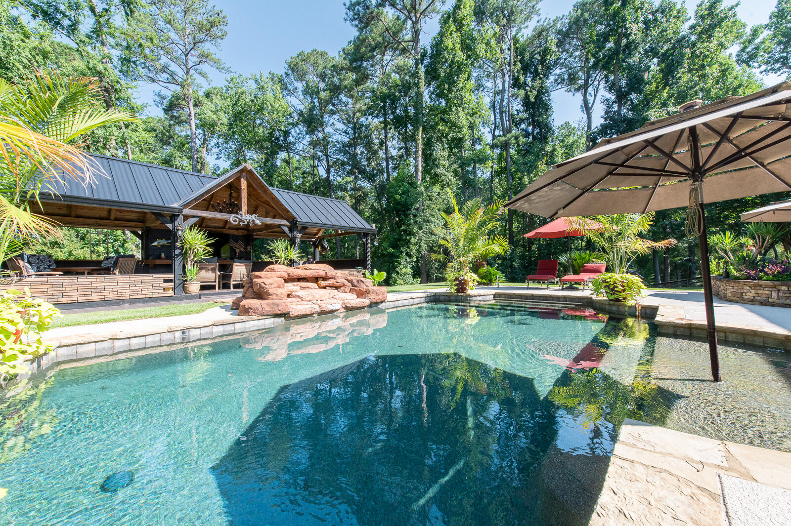 3050 Country Club Hills Drive