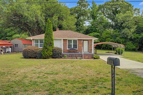 Photo of 230 Sunnifield Drive, Williston, SC 29853 (MLS # 223349)