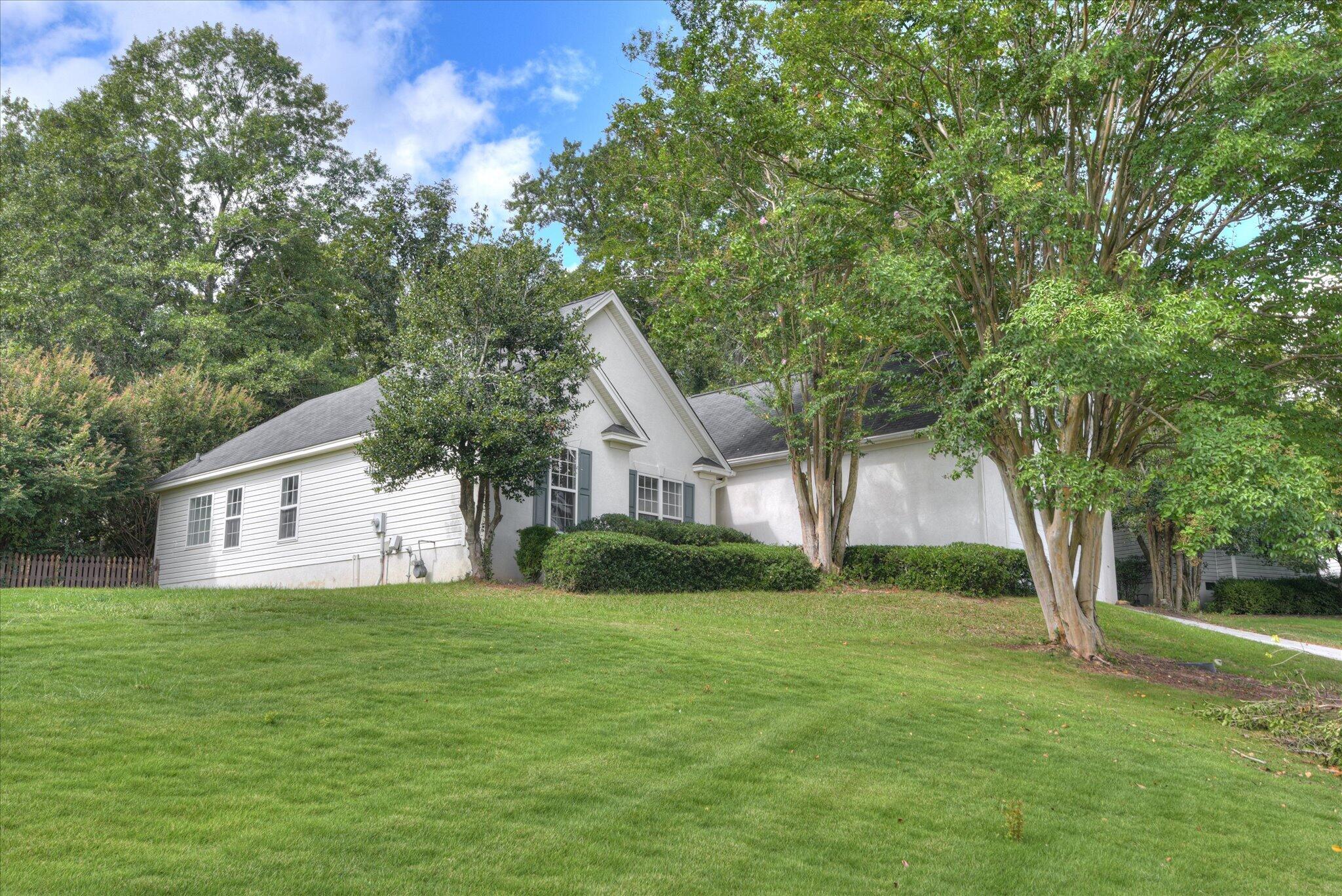 109 Crescent Court