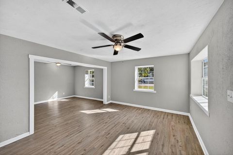 Tiny photo for 500 Tennessee Avenue, New Ellenton, SC 29809 (MLS # 220341)
