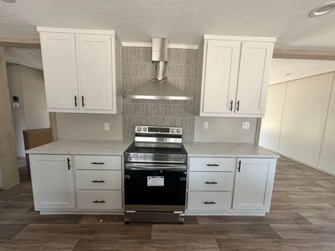 Tiny photo for 818 White Pond Road, Williston, SC 29853 (MLS # 216279)