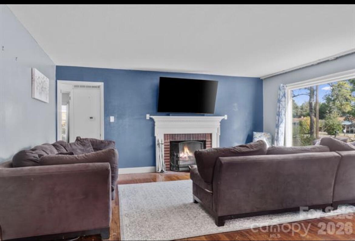 511 Marlboro Street NE