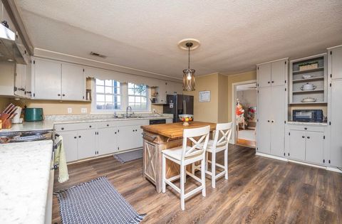 Tiny photo for 664 U.S. 378, Edgefield, SC 29824 (MLS # 221807)