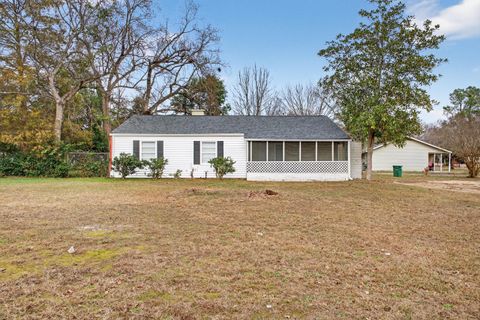 Photo of 1111 Alderman Street NE, Aiken, SC 29801 (MLS # 221243)