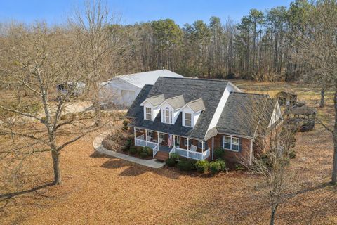 Photo of 102 Carmen Court, Clinton, SC 29325 (MLS # 221230)