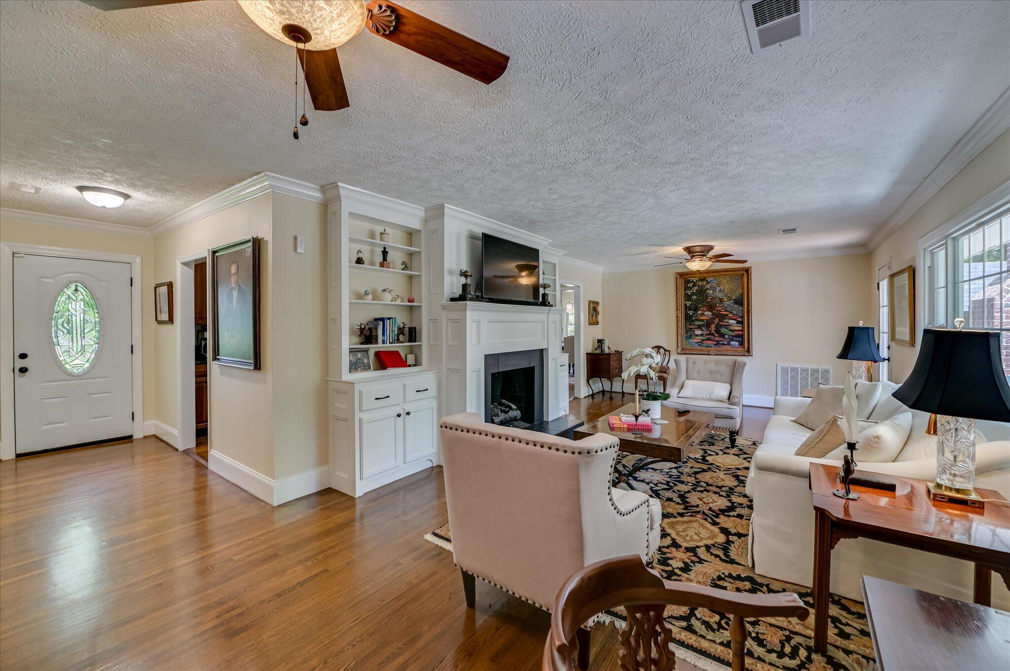 215 Barnard Avenue SE