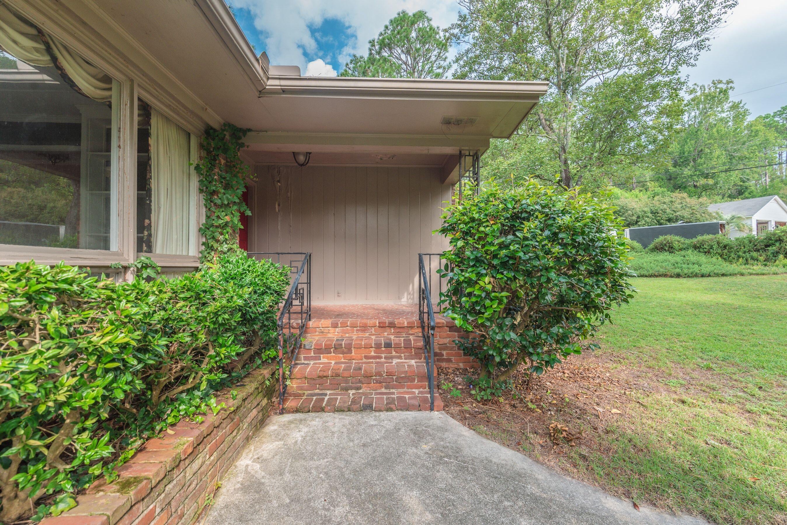 3427 Hall Drive