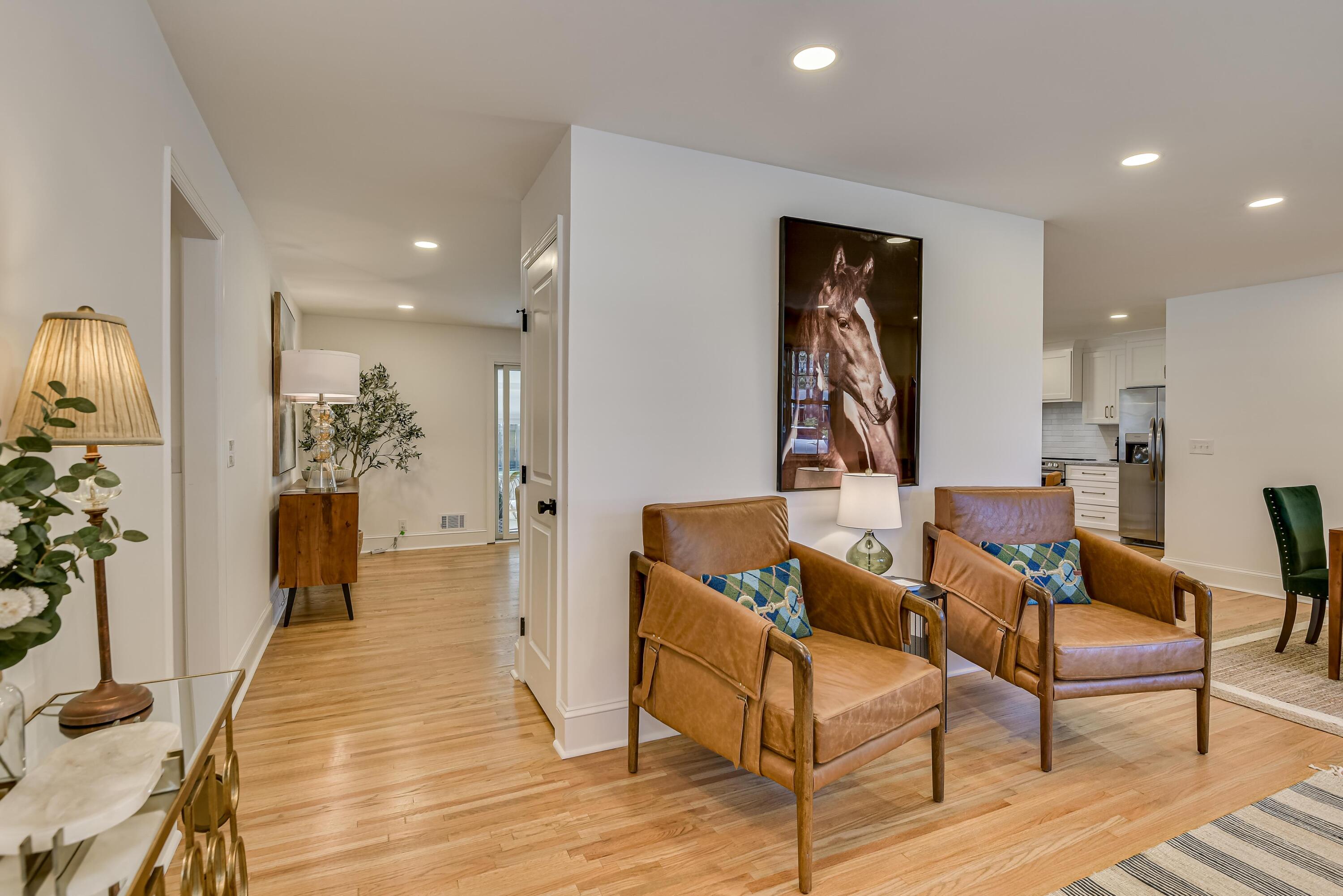 933 Whitehall Place SE