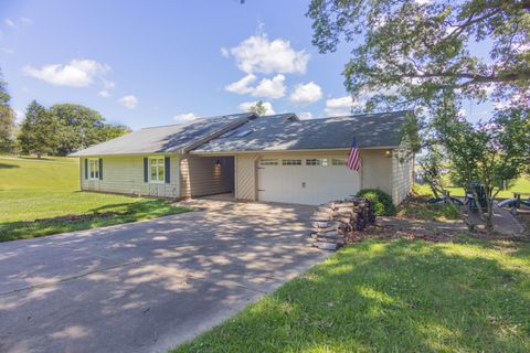 Single Family Residence in Ninety Six SC 114 Port Royal Drive.jpg