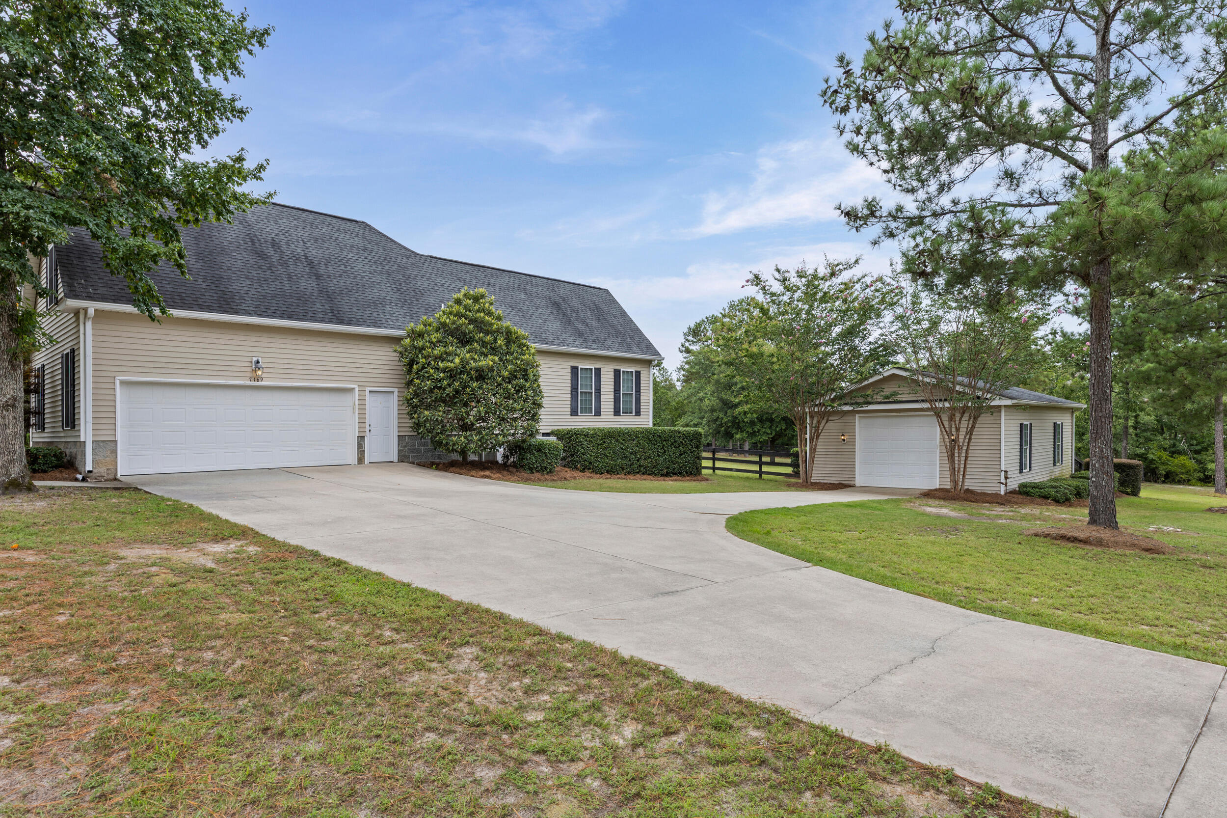 7169 Goldview Drive