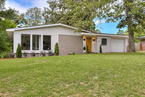 Photo of 37 Vanderbilt Drive, Aiken, SC 29803 (MLS # 217132)