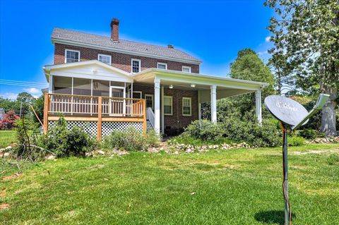 Tiny photo for 420 Columbia Road, Edgefield, SC 29824 (MLS # 215604)