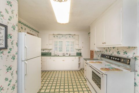 Tiny photo for 120 Nightingale Street, Barnwell, SC 29812 (MLS # 218611)