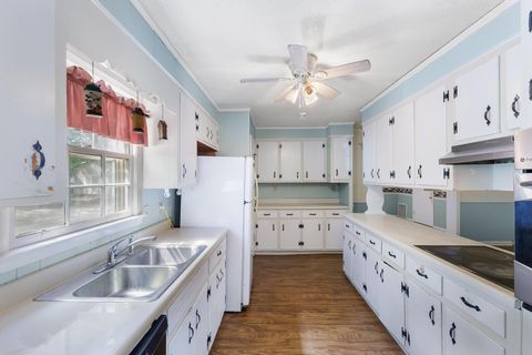 Tiny photo for 429 Donna Street, Williston, SC 29853 (MLS # 217419)