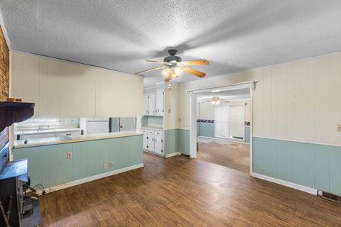 Tiny photo for 429 Donna Street, Williston, SC 29853 (MLS # 217419)
