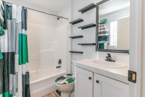 Tiny photo for 269 Parkwood Avenue, North, SC 29112 (MLS # 220066)