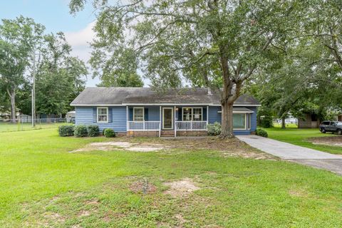 Photo of 240 Camelia Street, Barnwell, SC 29812 (MLS # 218909) Photo of 240 Camelia Street, Barnwell, SC 29812 (MLS # 218909)