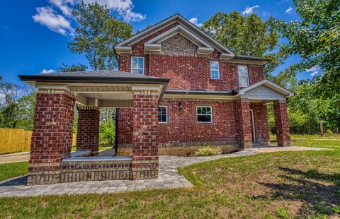 Photo of 1423 Edgefield Road, North Augusta, SC 29860 (MLS # 217897)