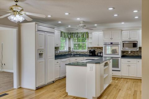 Tiny photo for 140 Bereau Drive, Mccormick, SC 29835 (MLS # 220103)
