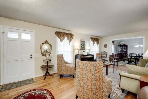 Tiny photo for 7 Donna Street, Williston, SC 29853 (MLS # 221861)