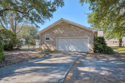 Tiny photo for 7 Donna Street, Williston, SC 29853 (MLS # 221861)