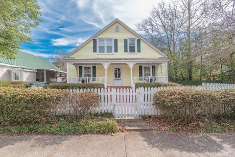 Photo of 438 Laurens Street St NW, Aiken, SC 29801 (MLS # 215920) Photo of 438 Laurens Street St NW, Aiken, SC 29801 (MLS # 215920)