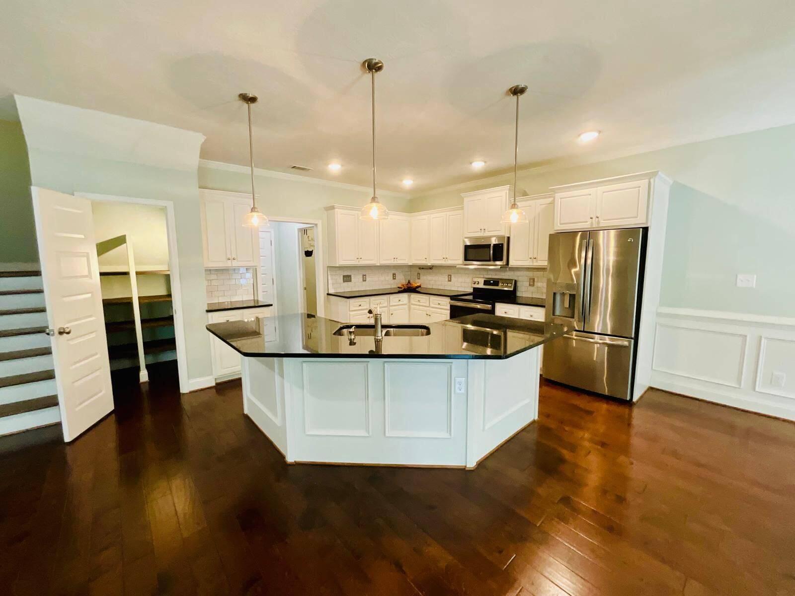 3335 Greymoor Circle