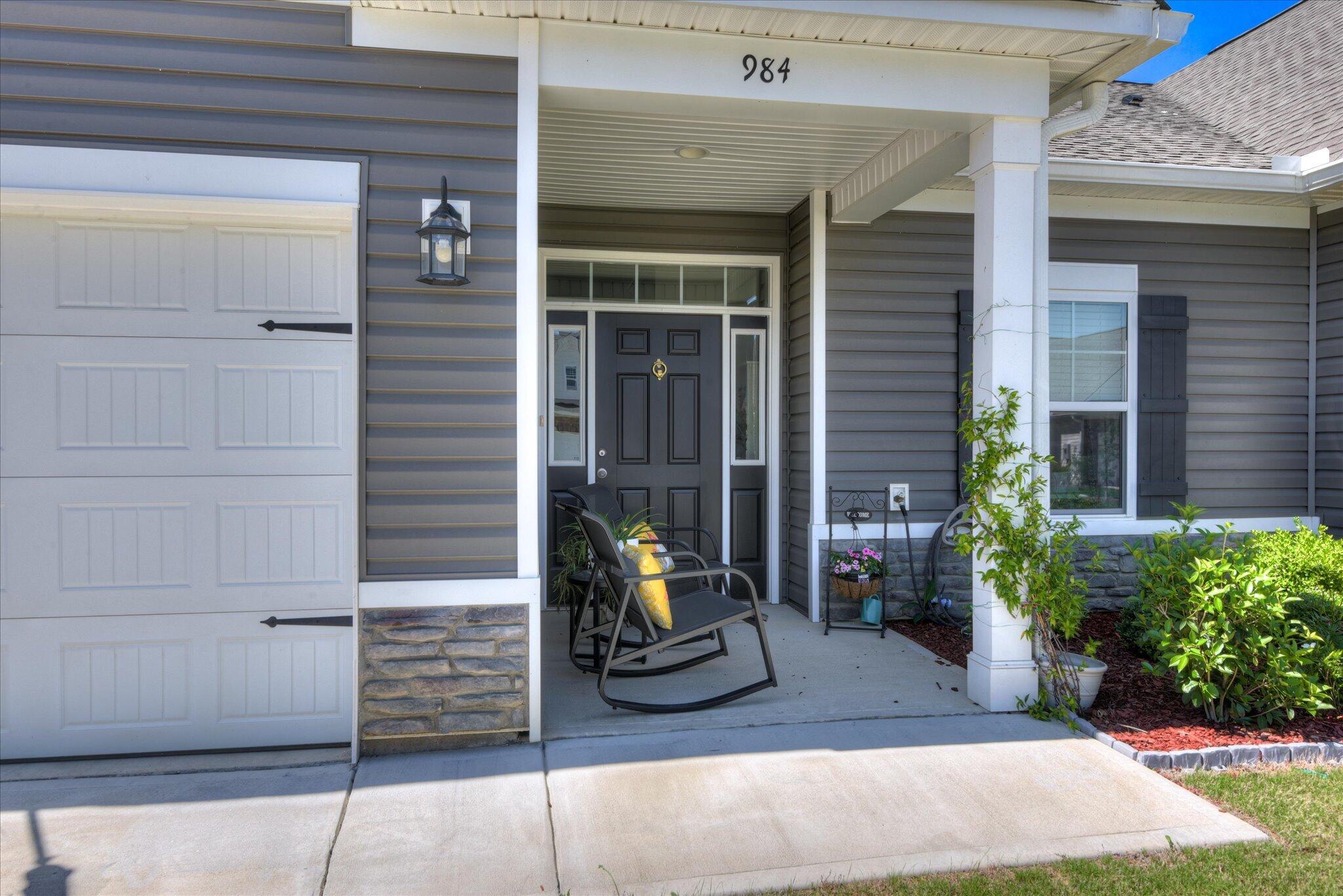 984 Manitou Circle