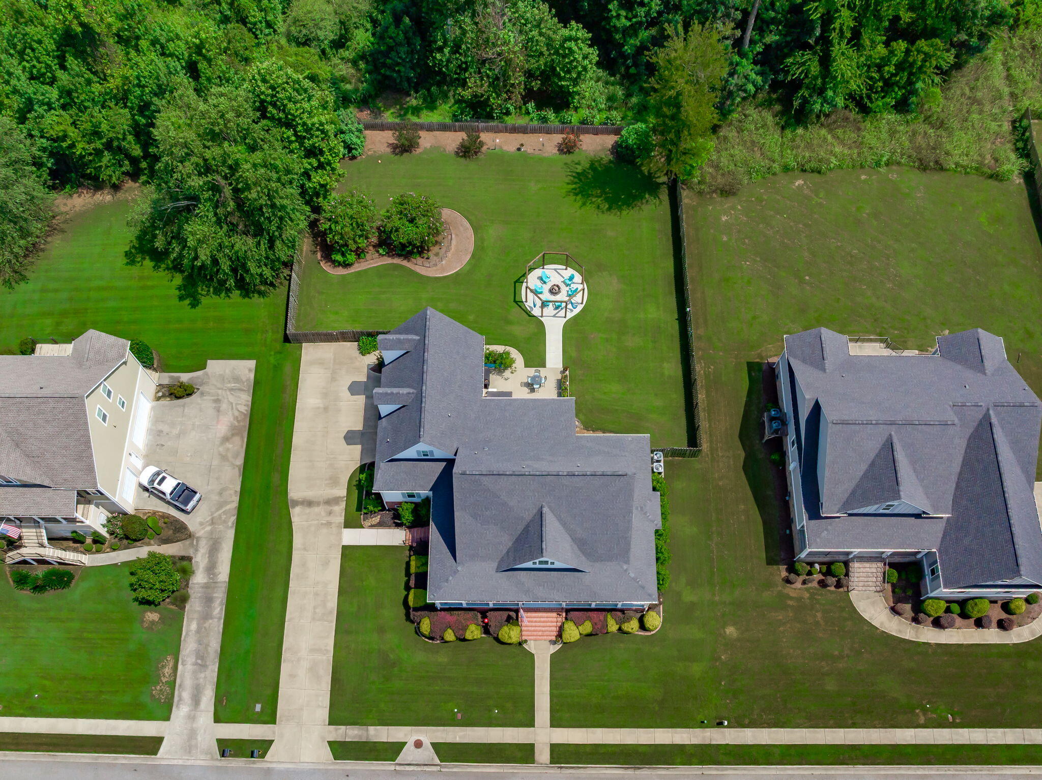 677 River North Drive