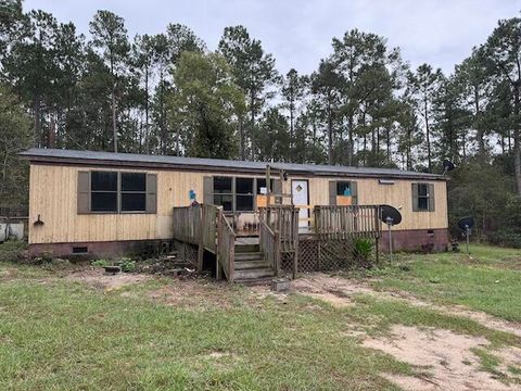 Photo of 120 Country Way, Trenton, SC 29847 (MLS # 220088) Photo of 120 Country Way, Trenton, SC 29847 (MLS # 220088)