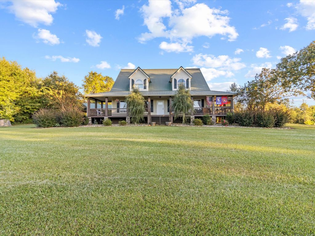 Photo for 1486 Bridle Path Rd, Saluda, SC 29138 (MLS # 220136)