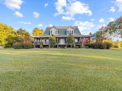 Photo of 1486 Bridle Path Rd, Saluda, SC 29138 (MLS # 220136) Photo of 1486 Bridle Path Rd, Saluda, SC 29138 (MLS # 220136)